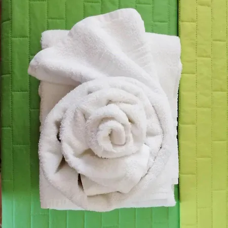 Nicuzza فندق مبيت وإفطار 3*